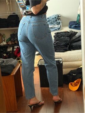 Vintage Liz Claiborne Classic High-Rise Light Blue Women’s Jeans